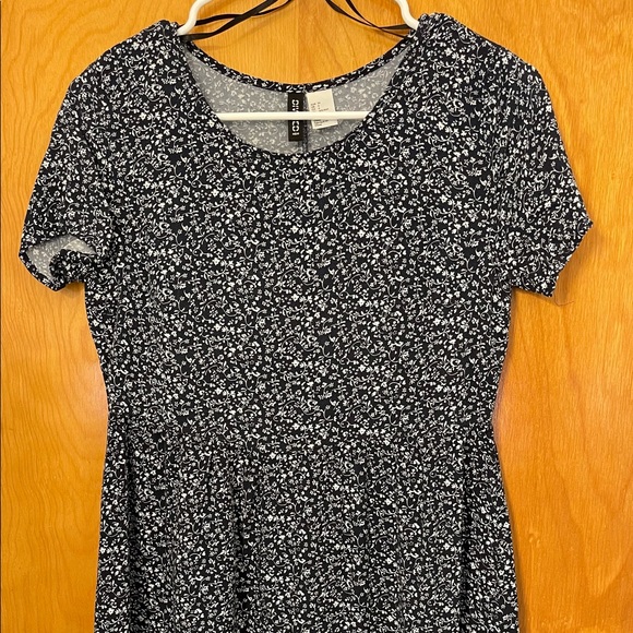 H&M Dress - Picture 1 of 7